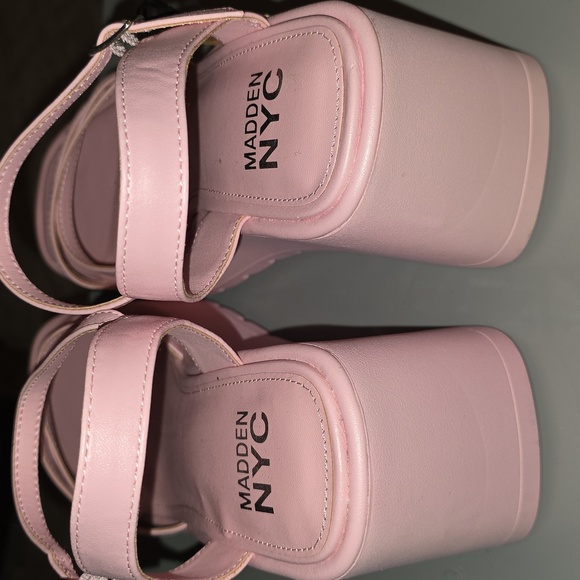 (J31) Madden NYC Women's Quarter Strap Wedge - Picture 6 of 6